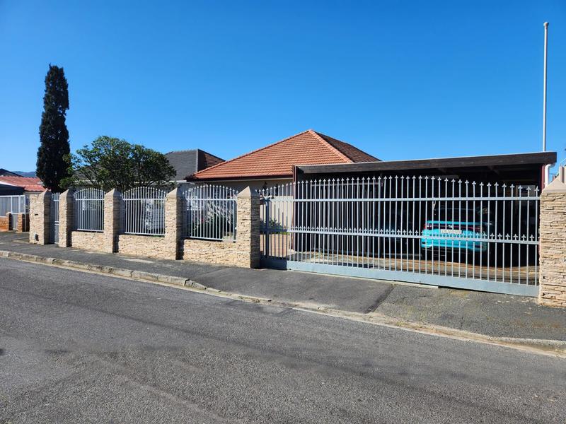 3 Bedroom Property for Sale in Churchill Estate Western Cape